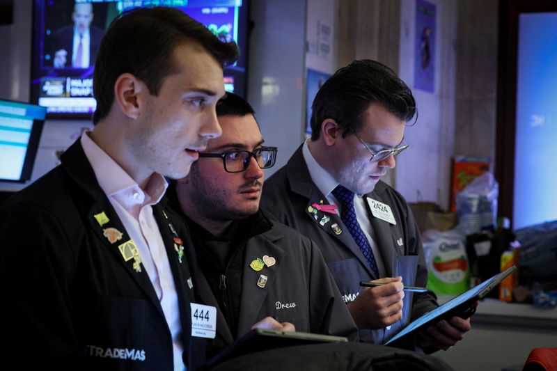 &copy; Reuters. Traders operam na Bolsa de Valores de Nova York
07/12/2023
REUTERS/Brendan McDermid