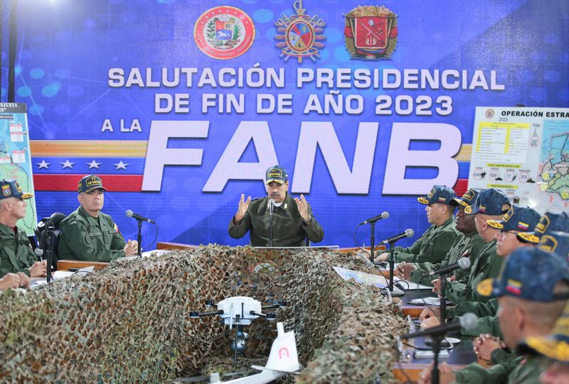 &copy; Reuters. Venezuela's President Nicolas Maduro addresses military staff during a meeting at the Ministry of Defence, in Caracas, Venezuela December 28, 2023. Zurimar Campos/Miraflores Palace/Handout via REUTERS