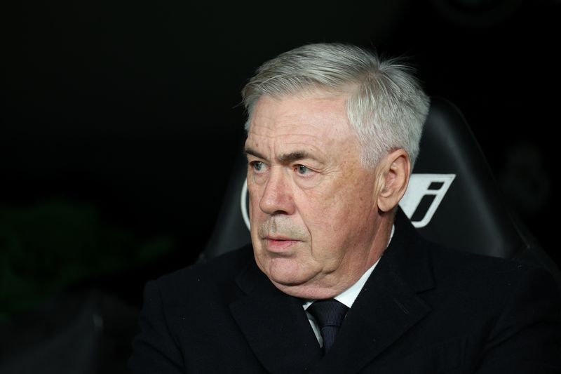 &copy; Reuters. Técnico do Real Madrid, Carlo Ancelotti, durante partida do clube, em Madri, Espanha
17/12/2023
REUTERS/Isabel Infantes