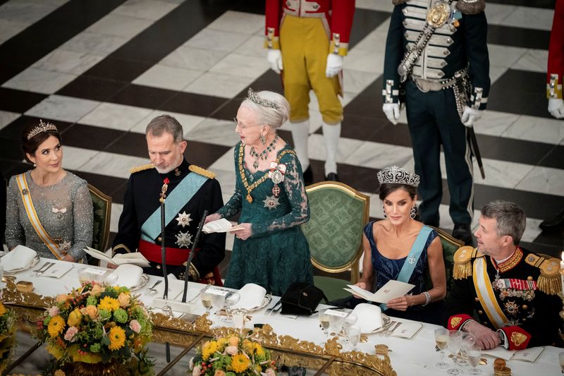 &copy; Reuters. Denmark's Queen Margrethe delivers a speech as she stands next to Danish Crown Princess Mary, Spain's King Felipe, Spain's Queen Letizia and Danish Crown Prince Frederik during the State Banquet at Christiansborg Castle in Copenhagen, Denmark, November 6,