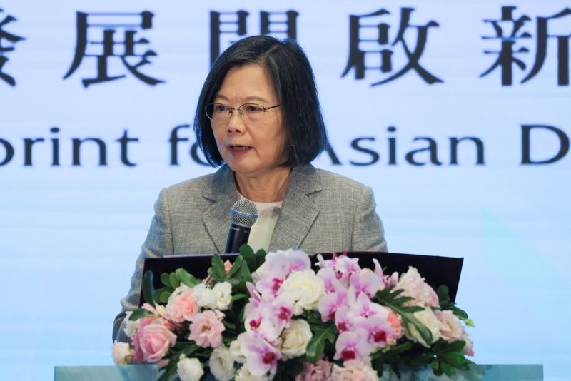 &copy; Reuters. رئيسة تايوان تساي إينج وين تتحدث خلال منتدى عقد بالعاصمة تايبه في يوم 11 أكتوبر تشرين الأول 2023 . تصوير : أنابيل شيه - رويترز .  