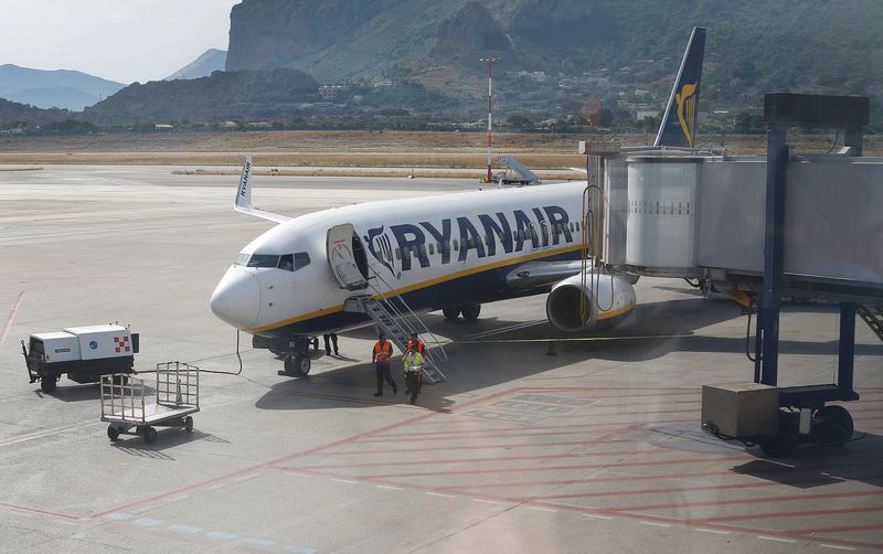 &copy; Reuters. Un avion de Ryanair à l'aéroport de Palermo Falcone et Borsellino, Italie. /Photo d'archives prise le 10 juillet 2016/REUTERS/Tony Gentile