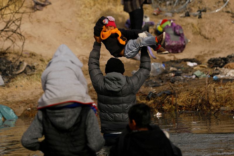 Migrants from southern Mexico's dispersed caravan pin hopes on permits