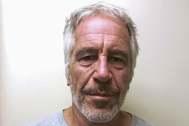 &copy; Reuters. FOTO DE ARCHIVO. El financiero estadounidense Jeffrey Epstein en una fotografía tomada para el registro de delincuentes sexuales de la División de Servicios de Justicia Penal del Estado de Nueva York el 28 de marzo de 2017 y obtenida por Reuters el 10 d