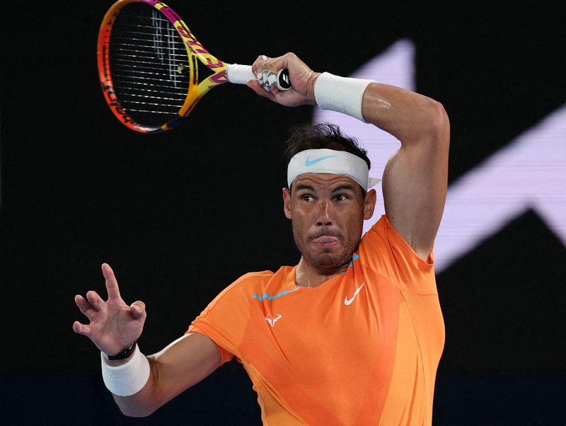 © Reuters. لاعب التنس الإسباني رافائيل نادال إحدي المباريات في ملبورن يوم 18 يناير كانون الثاني 2023. تصوير: لورين إيليوت - رويترز.