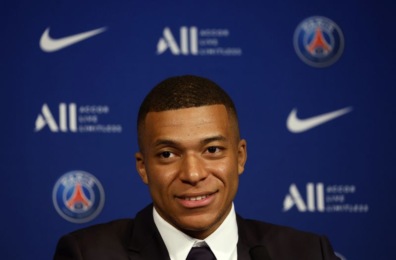 &copy; Reuters. Kylian Mbappé durante entrevista coletiva em Paris
23/05/2023 REUTERS/Christian Hartmann