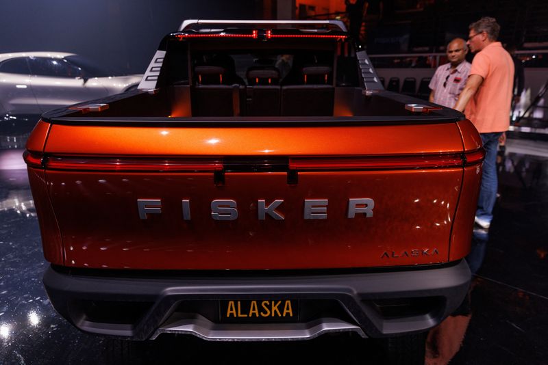 &copy; Reuters. FILE PHOTO: Electric car company Fisker shows off its Alaska pickup truck in Huntington Beach, California, August 3, 2023.  REUTERS/Mike Blake/File Photo