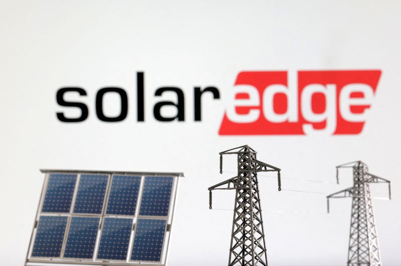 SolarEdge sees moderate growth in U.S. solar industry this year