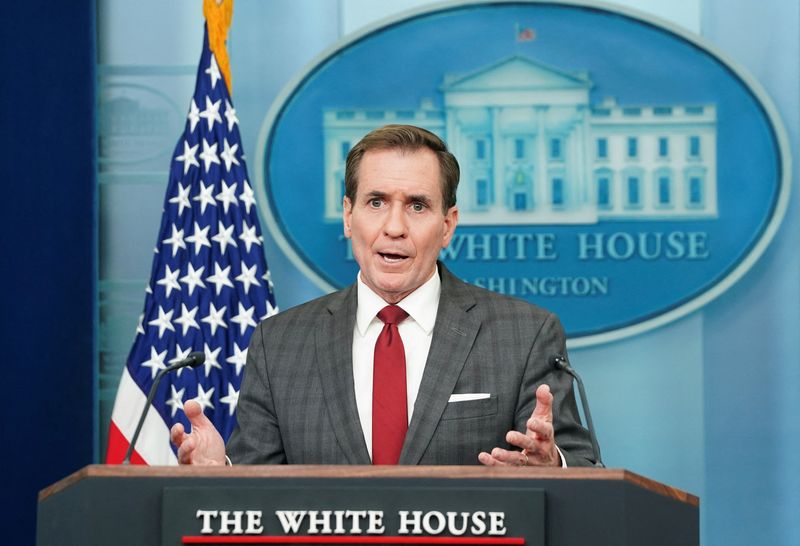&copy; Reuters. جون كيربي المتحدث باسم الأمن القومي بالبيت الأبيض يرد على أسئلة الصحفيين في إفادة صحفية داخل البيت الأبيض بواشنطن في يوم 14 ديسمبر كانون الأ