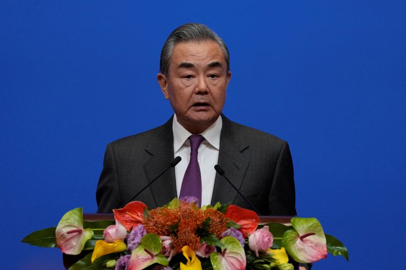 © Reuters. Chinese Foreign Minister Wang Yi speaks during a reception for Commemoration of the 45th Anniversary of China-U.S. Diplomatic Relations at the Diaoyutai Guest House in Beijing, China, January 5, 2024.     Andy Wong/Pool via REUTERS