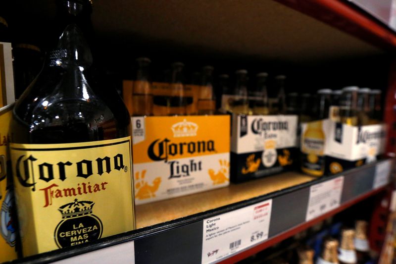 &copy; Reuters. FILE PHOTO: Corona beers are pictured at a BevMo! store ahead of Constellation Brands Inc company results in Pasadena, California U.S., October 4, 2016.  REUTERS/Mario Anzuoni/File Photo