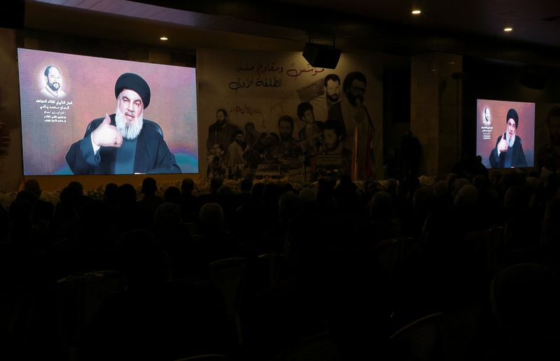 &copy; Reuters. الأمين العام لجماعة حزب الله اللبنانية حسن نصر الله في خطاب تلفزيوني في لبنان يوم الجمعة. تصوير: محمد عزاقير - رويترز.