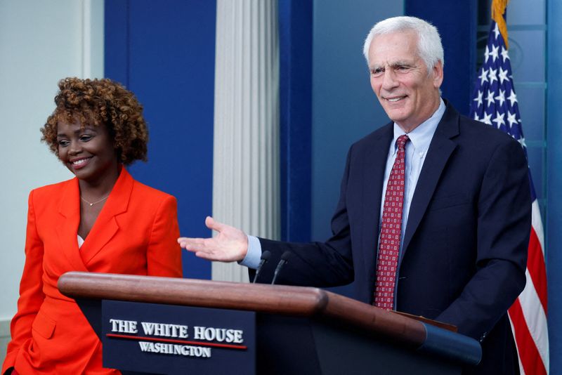 &copy; Reuters. FILE PHOTO: White House Council of Economic Advisers Chairman Jared Bernstein joins White House Press Secretary Karine Jean-Pierre for the daily press briefing at the White House in Washington, U.S. September 13, 2023.  REUTERS/Jonathan Ernst/File Photo