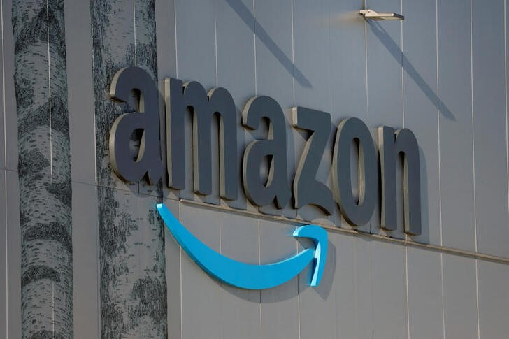 &copy; Reuters. Foto de archivo del logo de Amazon en un centro de logística en Trapagaran, España 
Dic 18, 2023. REUTERS/Vincent West