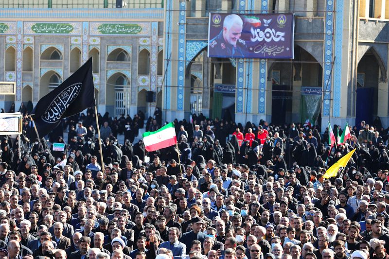 &copy; Reuters. People attend the funeral ceremony of the casualties of the Islamic State attack in Kerman, Iran, January 5, 2024. Iran's Presidency/WANA (West Asia News Agency)/Handout via REUTERS/File Photo