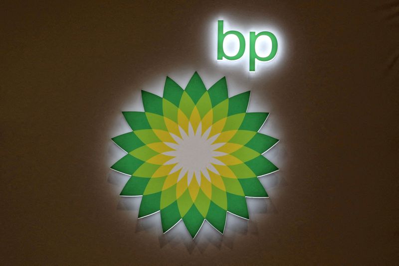 &copy; Reuters. FILE PHOTO: The logo of British multinational oil and gas company BP is displayed at their booth during the LNG 2023 energy trade show in Vancouver, British Columbia, Canada, July 12, 2023. REUTERS/Chris Helgren//File Photo