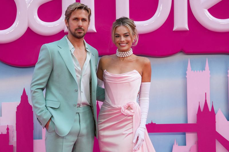 &copy; Reuters. FILE PHOTO: Margot Robbie and Ryan Gosling attend the European premiere of "Barbie" in London, Britain July 12, 2023. REUTERS/Maja Smiejkowska