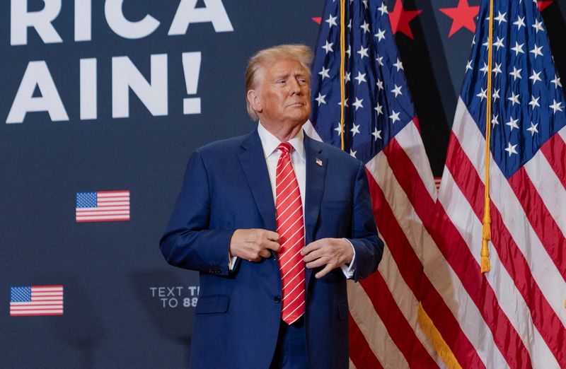 &copy; Reuters. Former U.S. President and Republican presidential candidate Donald Trump attends a campaign event, in Clinton, Iowa, U.S., January 6, 2024. REUTERS/Cheney Orr