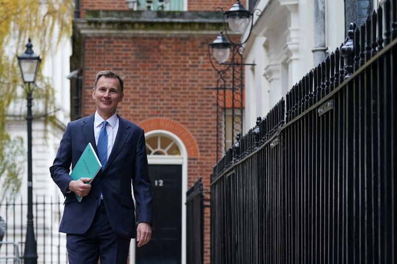&copy; Reuters. FILE PHOTO: Chancellor of the Exchequer Jeremy Hunt leaves 11 Downing Street for the House of Commons to deliver his autumn statement, in London, Britain, November 22, 2023. Stefan Rousseau/Pool via REUTERS/File Photo