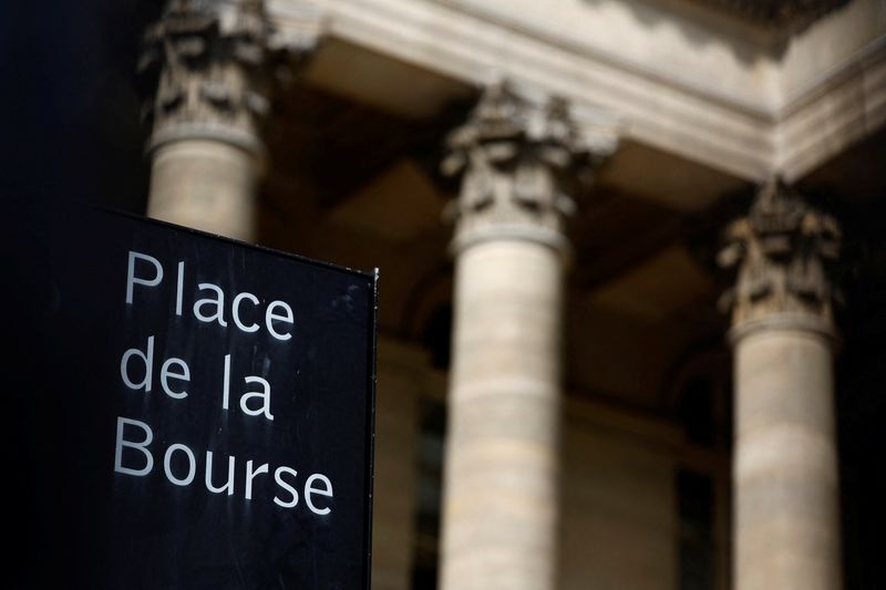 &copy; Reuters. Une vue du Palais Brongniart, ancienne Bourse de Paris, située place de la Bourse à Paris, France. /Photo d'archive/REUTERS/Sarah Meyssonnier
