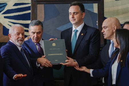 Todos que compactuaram com quebra da democracia serão responsabilizados, diz Moraes um ano após 8/1