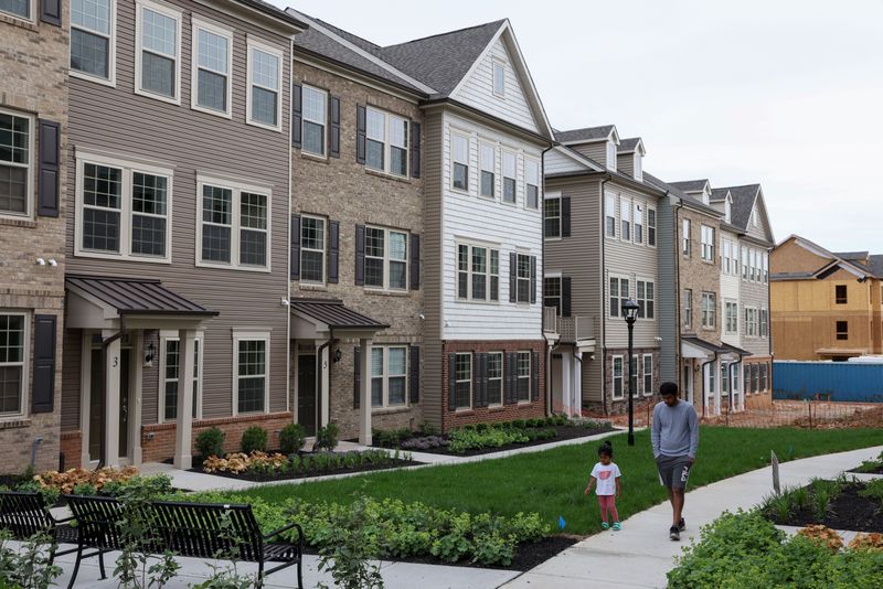 &copy; Reuters. 米連邦住宅抵当金庫（ファニーメイ）が８日に発表した１２月の住宅購入センチメント指数は前月比２．９ポイント上昇の６７．２となった。住宅ローン金利が今年中にさらに低下すると予