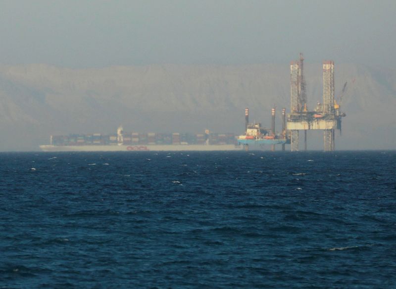 &copy; Reuters. 　１月９日、紅海周辺でイエメンの親イラン武装組織フーシ派による商船襲撃が相次いでいることを受けて、多くのコンテナ船が紅海を迂回しているが、石油タンカーは引き続き紅海ルート
