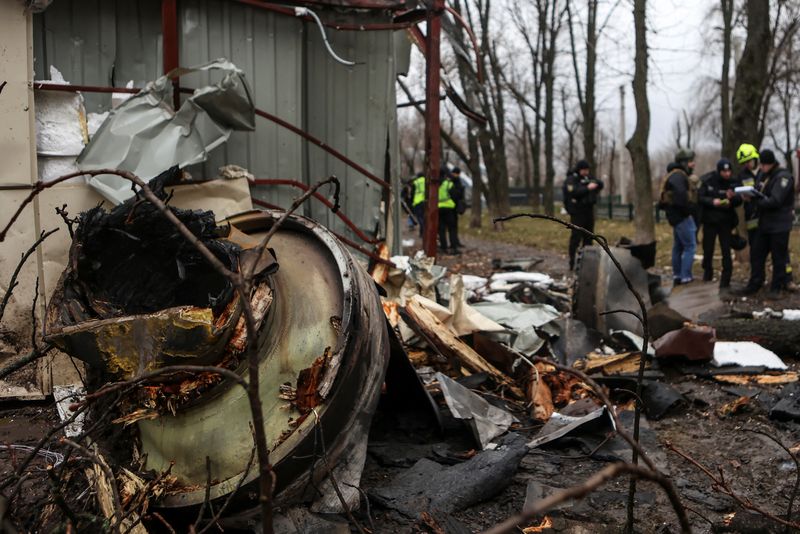 &copy; Reuters. A firefighter extinguishes remains of an unidentified missile, which Ukrainian authorities claimed to be made in North Korea, at a site of a Russian strike, amid Russia's attack on Ukraine, in Kharkiv, Ukraine January 2, 2024. REUTERS/Sofiia Gatilova/ Fil