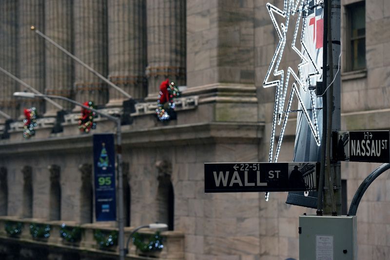 &copy; Reuters. FILE PHOTO: The view of exterior of the New York Stock Exchange (NYSE) in New York, U.S., December 21, 2018. REUTERS/Bryan R Smith/File Photo