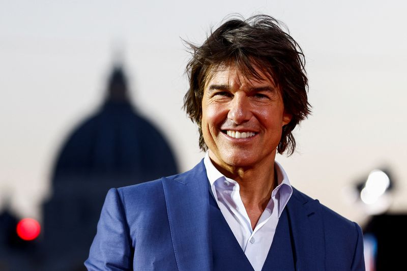 &copy; Reuters. FILE PHOTO: Cast member Tom Cruise attends the world premiere of "Mission: Impossible - Dead Reckoning", at Via della Conciliazione, in Rome, Italy, June 19, 2023. REUTERS/Guglielmo Mangiapane/File Photo