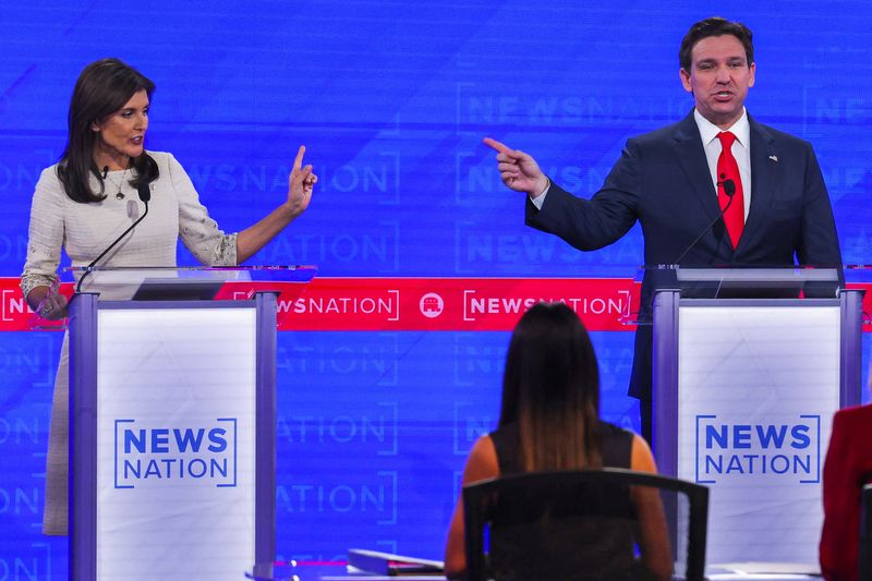 &copy; Reuters. FILE PHOTO: Former U.S. Ambassador to the United Nations Nikki Haley and Florida Governor Ron DeSantis participate in the fourth Republican candidates' debate of the 2024 U.S. presidential campaign hosted by NewsNation at the University of Alabama in Tusc