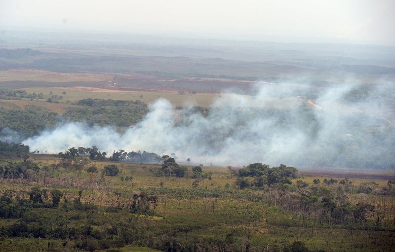 &copy; Reuters. Fumaça de incêndio florestal em La Macarena, na Colômbia
22/02/2020
Ministerio de Defensa de Colombia/via REUTERS