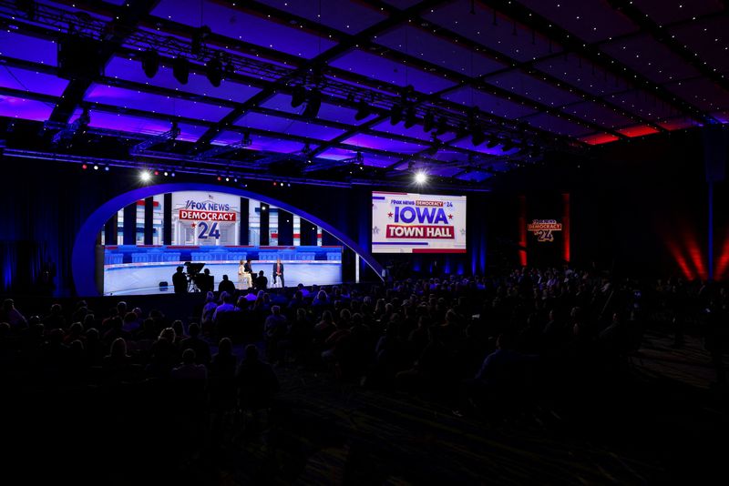 &copy; Reuters. Republican presidential candidate and former U.S. President Donald Trump participates in a Fox News Channel town hall ahead of the caucus vote in Des Moines, Iowa, U.S., January 10, 2024. REUTERS/Scott Morgan