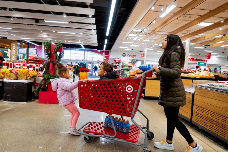 &copy; Reuters. Photo d'archives d'un magasin Target à Chicago, Illinois, aux Etats-Unis. /Photo prise le 21 novembre 2023/ REUTERS/Vincent Alban