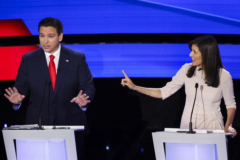 &copy; Reuters. Florida Governor Ron DeSantis and Former U.S. Ambassador to the United Nations Nikki Haley participate in the Republican presidential debate hosted by CNN at Drake University in Des Moines, Iowa, U.S. January 10, 2024. REUTERS/Mike Segar/ File Photo