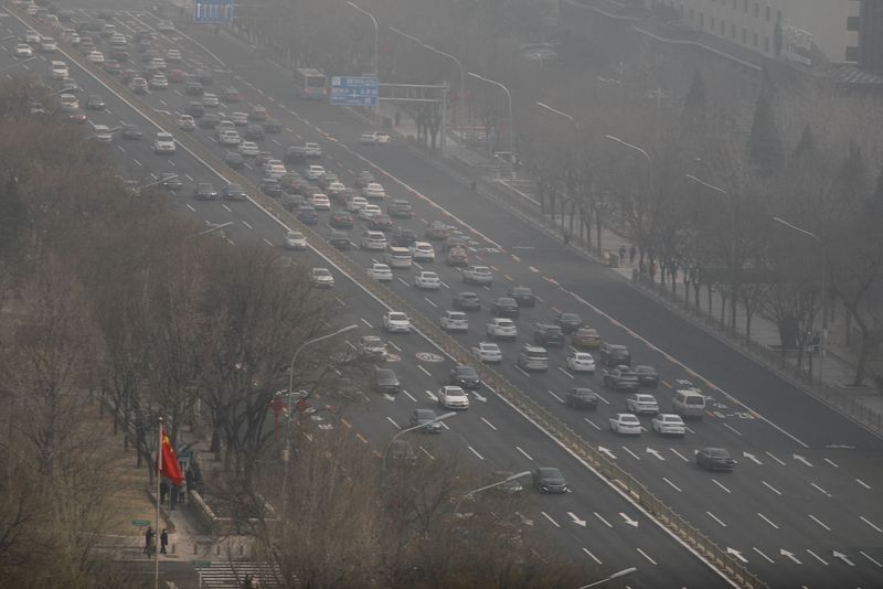 &copy; Reuters. 　１月１２日、  中国国務院（内閣に相当）は国内の温室効果ガス排出量を毎年調査する方針を明らかにした。北京で２０２３年３月撮影（２０２４年　ロイター/Tingshu Wang）