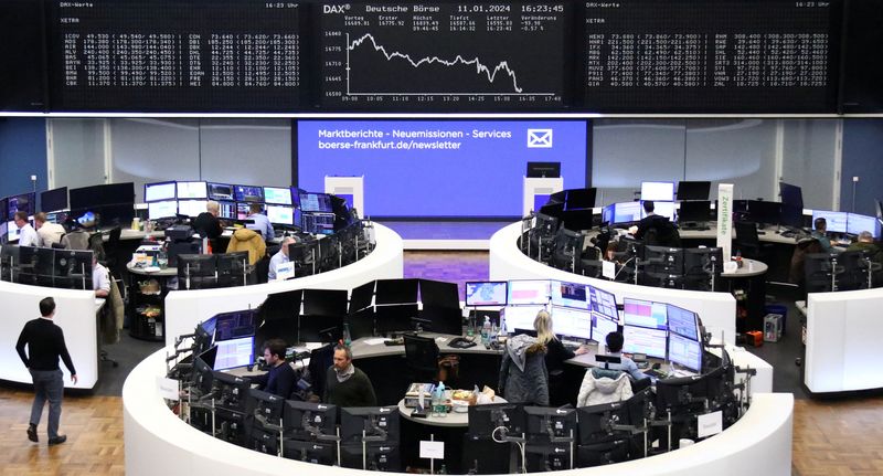 © Reuters. FILE PHOTO: The German share price index DAX graph is pictured at the stock exchange in Frankfurt, Germany, January 11, 2024.     REUTERS/Staff/File Photo