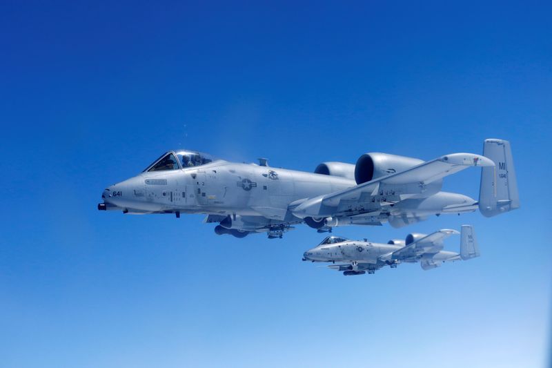 © Reuters. FILE PHOTO: U.S. Air Force A-10 Thunderbolt aircrafts fly during the U.S. led Saber Strike exercise in the air over Latvia June 6, 2018. REUTERS/Ints Kalnins