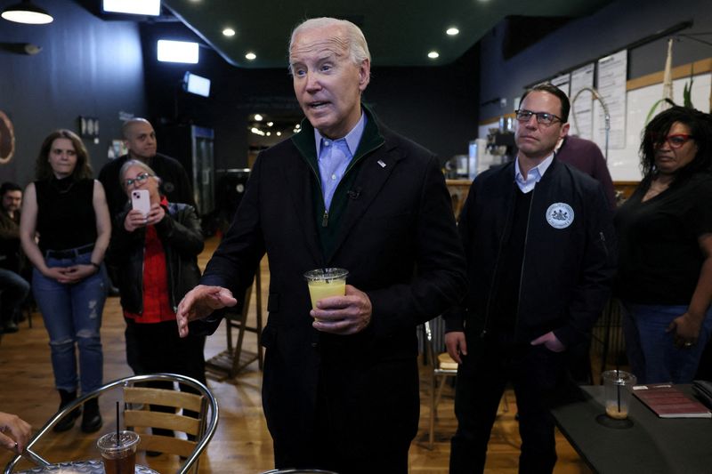 &copy; Reuters. FILE PHOTO: U.S. President Joe Biden answers questions from the press at Nowhere Coffee Co. in Emmaus, Pennsylvania, U.S., January 12, 2024. REUTERS/Leah Millis/File Photo