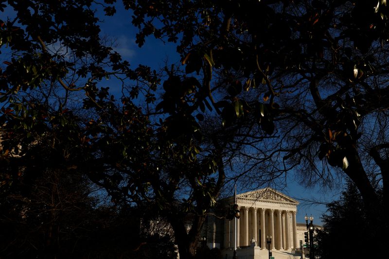 &copy; Reuters. FILE PHOTO: View of the U.S. Supreme Court building in Washington, U.S., January 8, 2024. REUTERS/Julia Nikhinson/File Photo
