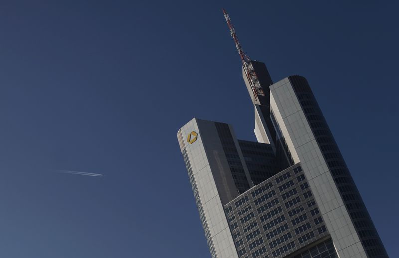 &copy; Reuters. La sede Commerzbank a Francoforte.       REUTERS/Alex Domanski 