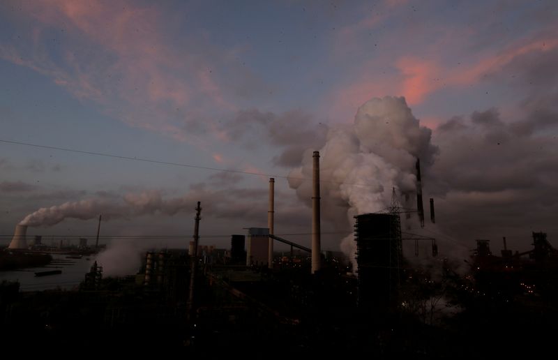 &copy; Reuters. Usine sidérurgique ThyssenKrupp à Duisbourg, Allemagne. /Photo d'archives prise le 7 janvier 2020/REUTERS/Leon Kuegeler