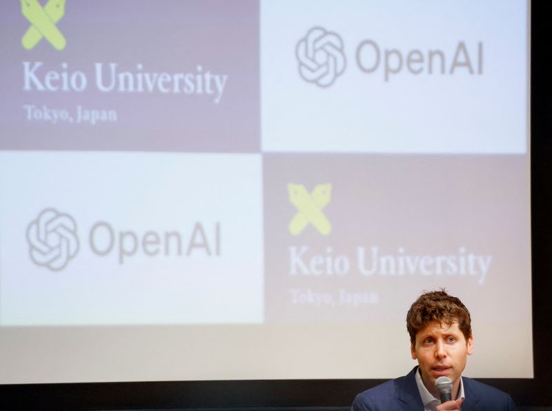 &copy; Reuters. سام ألتمان رئيس شركة أوبن إيه.آي للذكاء الاصطناعي مطورة روبوت الدردشة (تشات جي.بي.تي) يحضر لقاء مفتوحا في جامعة طوكيو يوم 12 يونيو حزيران 2023. ت