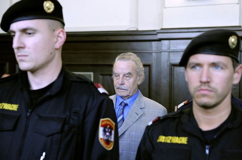 &copy; Reuters. Foto de archivo de Josef Fritzl en un juicio en Sankt Poelten 
Mar 19, 2009. REUTERS/POOL/Robert Jaeger/ 