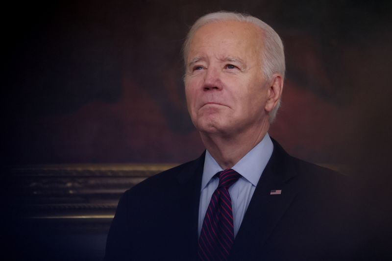 &copy; Reuters. U.S. President Joe Biden holds an event about American retirement economics in the State Dining Room at the White House in Washington, U.S., October 31, 2023. REUTERS/Leah Millis/File Photo