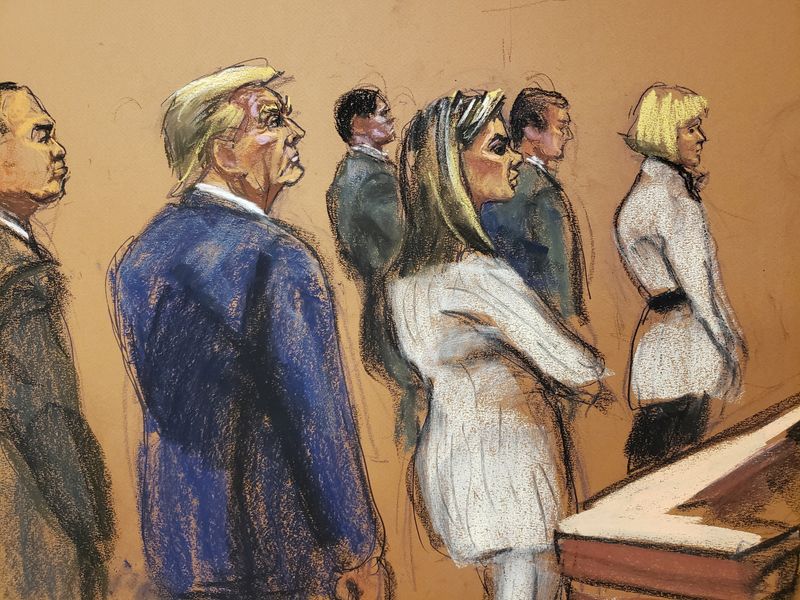 © Reuters. Former U.S. President Donald Trump, E. Jean Carroll and their lawyers stand for the jury as they attend jury selection in the second civil trial after Carroll accused Trump of raping her decades ago, at Manhattan Federal Court in New York City, U.S., January 16, 2024 in this courtroom sketch.  REUTERS/Jane Rosenberg