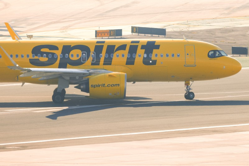 © Reuters. A Spirit Airlines aircraft prepares to depart San Diego International Airport in San Diego, California, U.S., January 16, 2024 after a federal judge on Tuesday blocked JetBlue Airways planned $3.8 billion acquisition of ultra-low-cost carrier.  REUTERS/Mike Blake