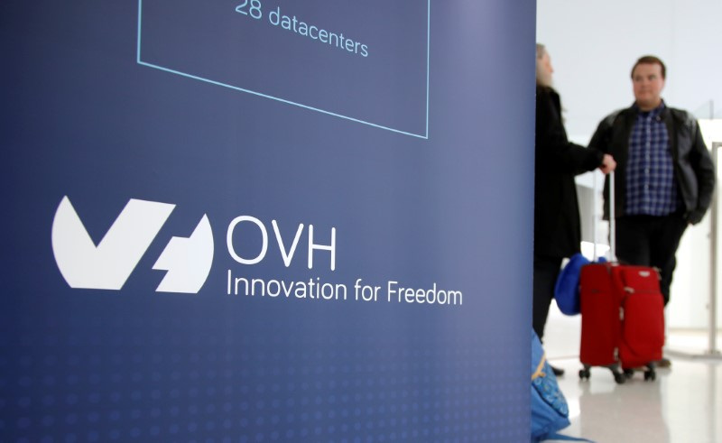 &copy; Reuters. Des visiteurs au siège du groupe OVH à Paris. /Photo d'archives/REUTERS/Charles Platiau   