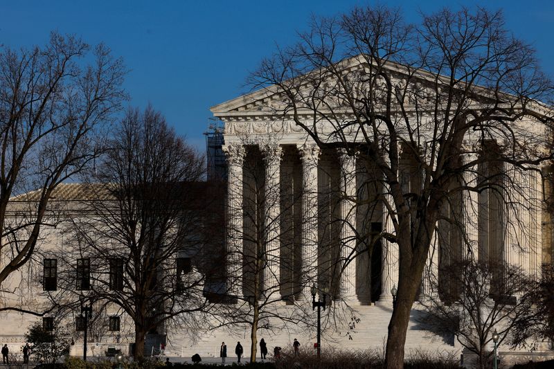 &copy; Reuters. FILE PHOTO: View of the U.S. Supreme Court building in Washington, U.S., January 8, 2024. REUTERS/Julia Nikhinson/File Photo