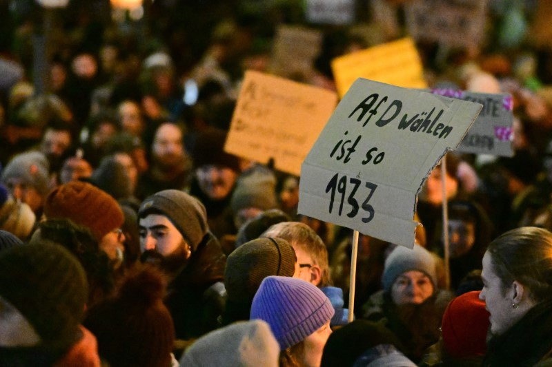 &copy; Reuters. Manifestantes protestam contra partido de extrema-direita alemão AfD em Colônia
16/01/2024 REUTERS/Jana Rodenbusch